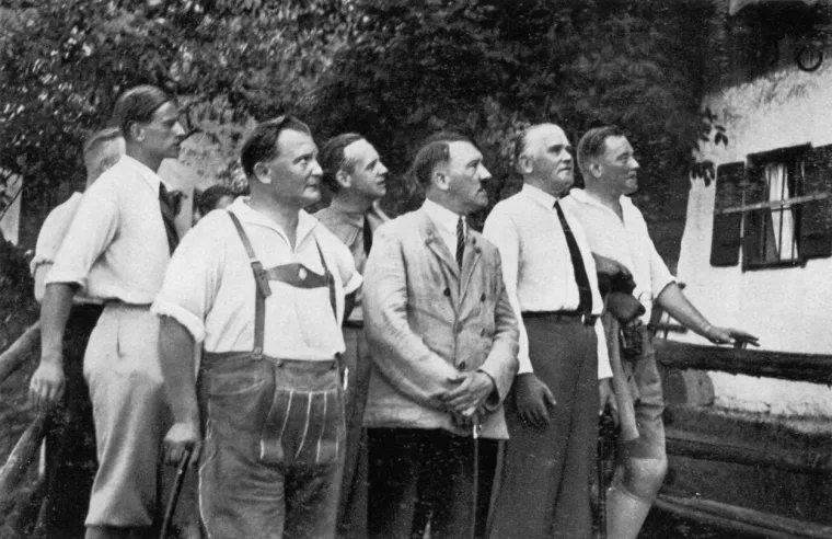Koristeći svaku priliku da odvrati temu od samog puča, Hitler je često držao govore o njemačkoj poslijeratnoj nevolji. Za sve probleme zemlje krivio je Židove, marksizam i Francusku, neprestano se vraćajući svojoj temi hipernacionalizma. 