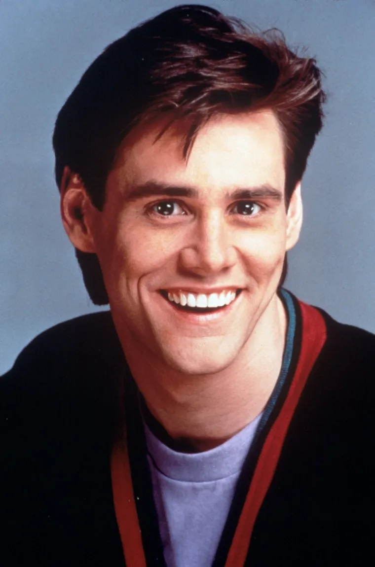 Jim Carrey je napravio karijeru nasmijavajući ljude. Ipak, Carreyjev humor nastao je iz očaja dok je odrastao s bolesnom majkom i nezaposlenim ocem koji je također bio vrhunski komičar. Kako bi spojio kraj s krajem, napustio je srednju školu i otišao raditi na puno radno vrijeme. Depresija je bila stalna borba za Carreyja, a godinama je uzimao lijekove. 