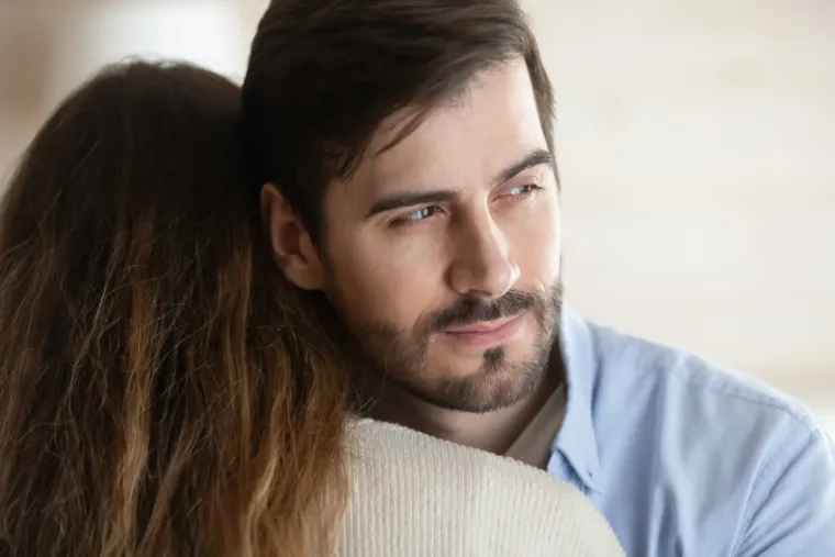 &quot;Imala sam dečka na daljinu. Viđali smo se kad smo mogli i čekali smo da se stvari poslože kako bismo mogli zajedno živjeti. Prošlog Valentinova objavio je veliku listu na Facebooku, a u dijelu je spomenuo da se prethodnog ožujka zaručio. Tada sam prekinula svu komunikaciju&quot;. 