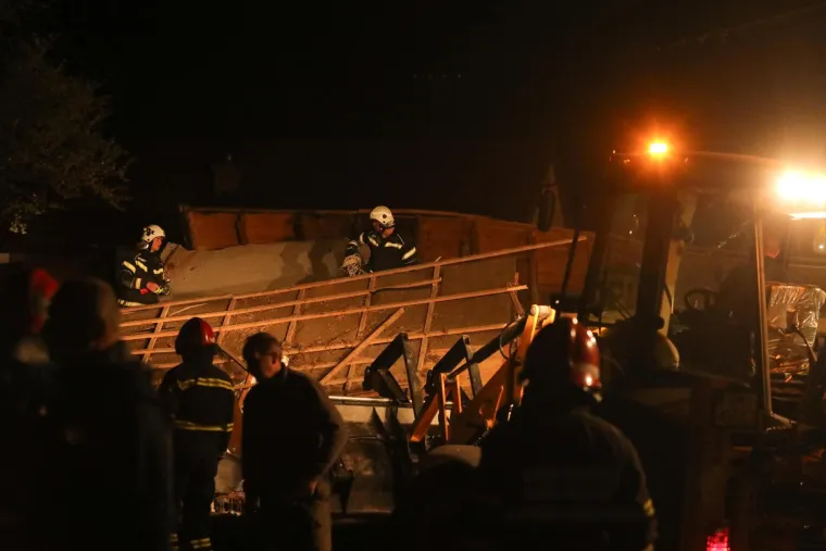 Eksplozija kod Osijeka: Kuća je potpuno uni&scaron;tena. U ru&scaron;evinama pronađeno tijelo mu&scaron;karca