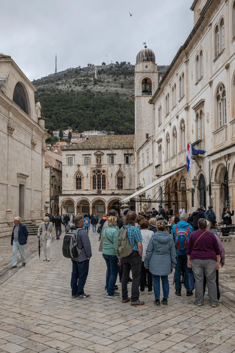 Turisti u sve većem broju pristižu u Dubrovnik
