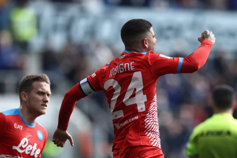 Atalanta postavila živi zid. Onda je loptu u ruke uzeo Insigne. Bergamo je zanijemio