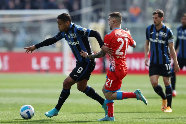 Atalanta postavila živi zid. Onda je loptu u ruke uzeo Insigne. Bergamo je zanijemio