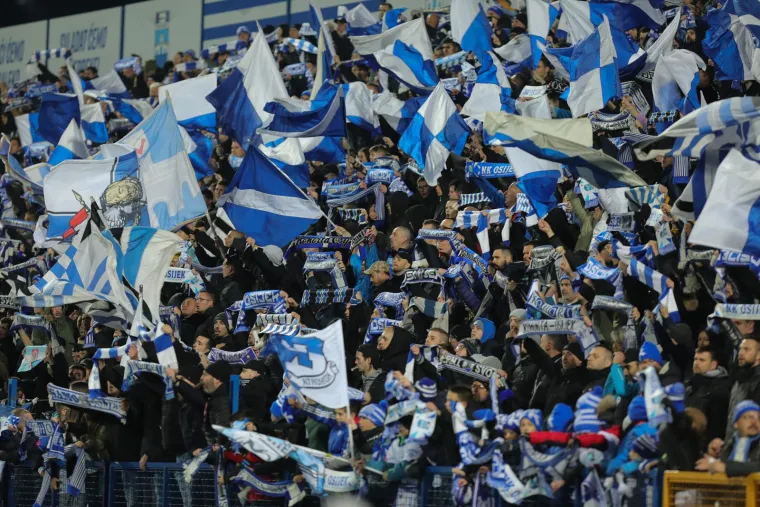 Uslijed VAR promjena sudačkih odluka kakve hrvatski nogomet ne pamti, Kohorta i Torcida vrijeđali glavnog suca