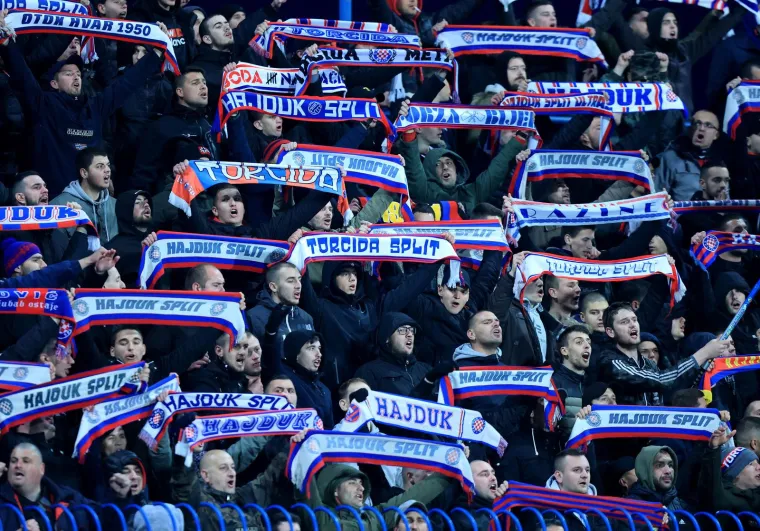 Uslijed VAR promjena sudačkih odluka kakve hrvatski nogomet ne pamti, Kohorta i Torcida vrijeđali glavnog suca