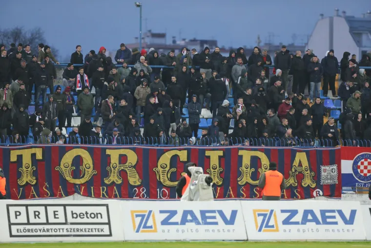 Uslijed VAR promjena sudačkih odluka kakve hrvatski nogomet ne pamti, Kohorta i Torcida vrijeđali glavnog suca