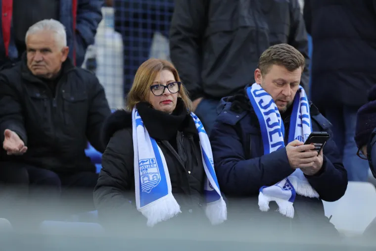 Uslijed VAR promjena sudačkih odluka kakve hrvatski nogomet ne pamti, Kohorta i Torcida vrijeđali glavnog suca