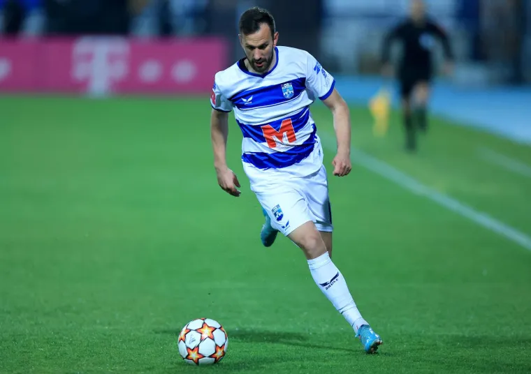 Osijek i Hajduk odigrali nevjerojatno prvo poluvrijeme u Gradskom vrtu. Fran Jović centralna figura. Još mu na kraju otkazala i oprema