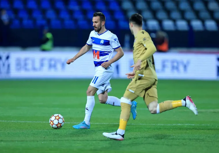 Osijek i Hajduk odigrali nevjerojatno prvo poluvrijeme u Gradskom vrtu. Fran Jović centralna figura. Još mu na kraju otkazala i oprema