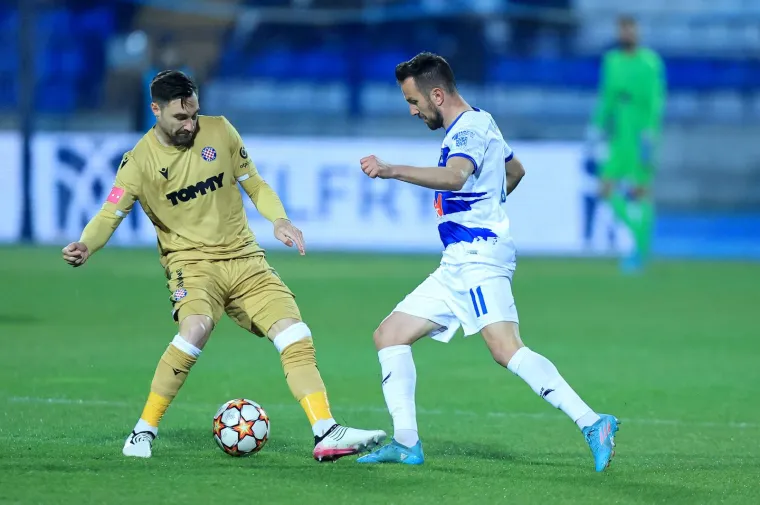 Osijek i Hajduk odigrali nevjerojatno prvo poluvrijeme u Gradskom vrtu. Fran Jović centralna figura. Još mu na kraju otkazala i oprema