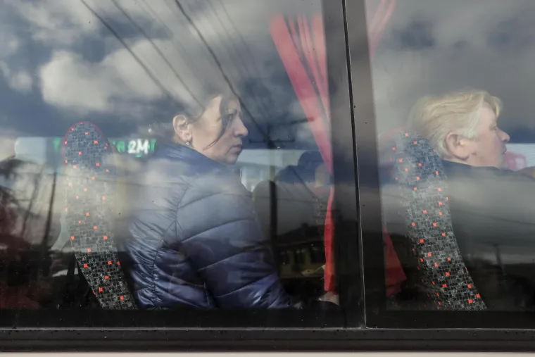 Velike gužve stvaraju se na birali&scaron;tima za kosovske Srbe, gdje pristižu brojnim autobusima