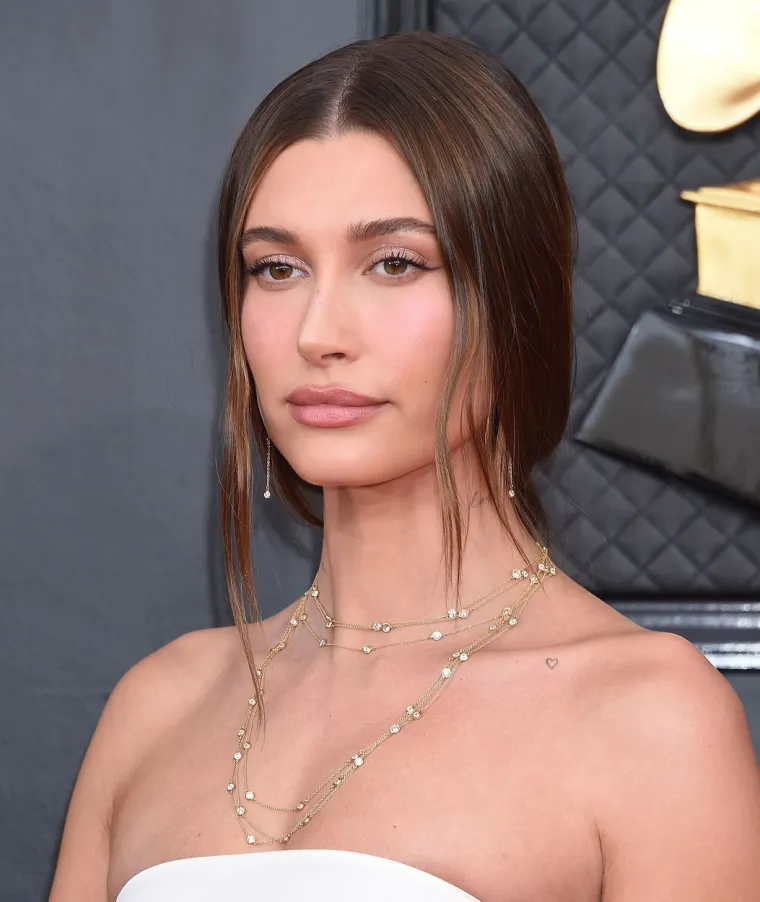 Trbuščić Hailey Bieber je glavna tema, dok se sa Justinom sprdaju: 'Ovo je odijelo za Shaquillea O'Neala'