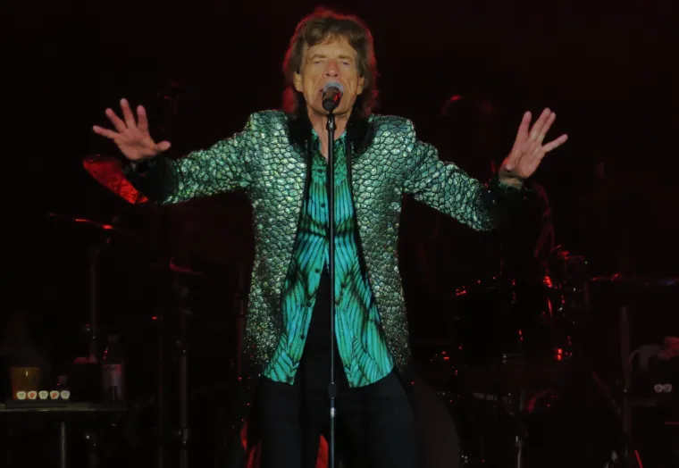 2016. Mick Jagger (78) nije bio samo sretan djed već i pradjed, ali istovremeno se odvažio ponovno postati otac. Tada 73-godišnji glazbenik dobio je sina. 