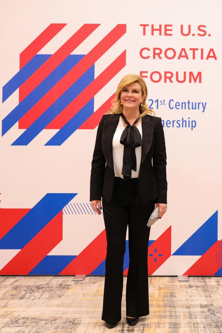 Kolinda oduševila pojavom, doista nikad nije bila vitkija; A osvanuo je i Josipović, pogledajte kako danas izgleda