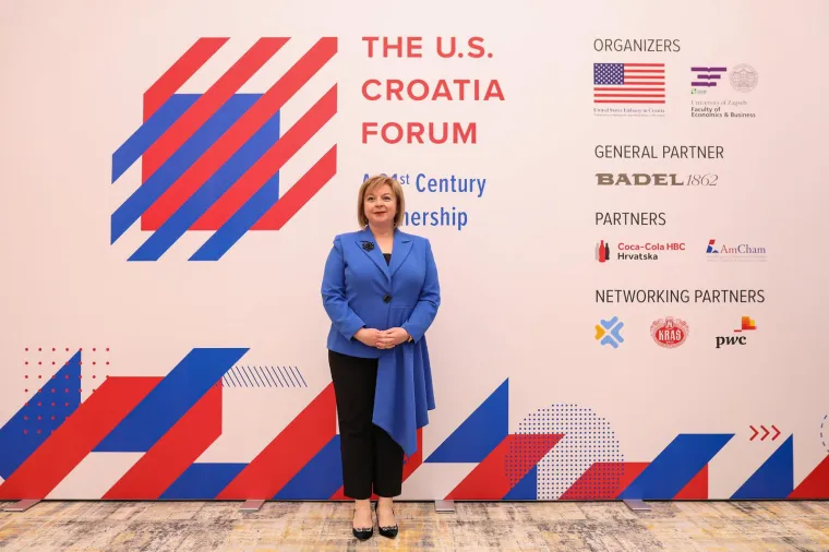 Kolinda odu&scaron;evila pojavom, doista nikad nije bila vitkija; A osvanuo je i Josipović, pogledajte kako danas izgleda