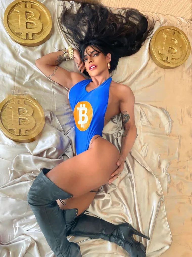 Suzy Cortez