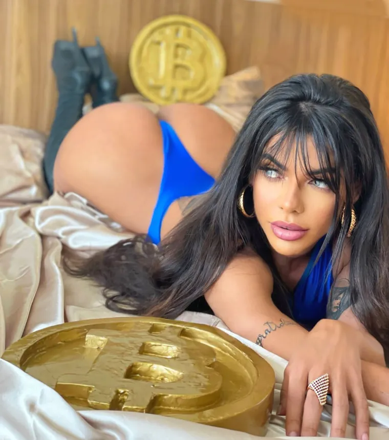 Suzy Cortez