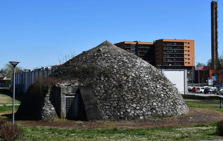 Pogledajte stari zapušteni bunker iz doba NDH u blizini srca ovog hrvatskog grada