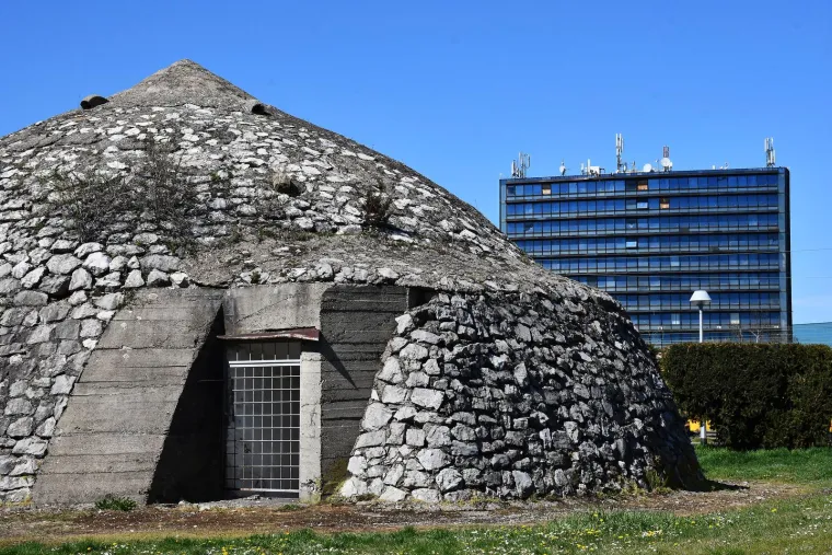 Pogledajte stari zapušteni bunker iz doba NDH u blizini srca ovog hrvatskog grada