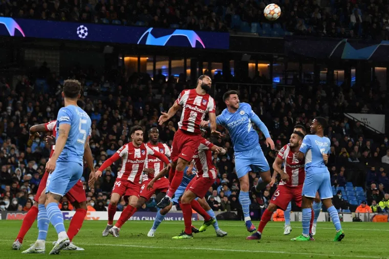 &Scaron;ime Vrsaljko od prve minute počeo dvoboj giganata u Manchesteru. Pogledajte ga u akciji protiv moćnog Cityja