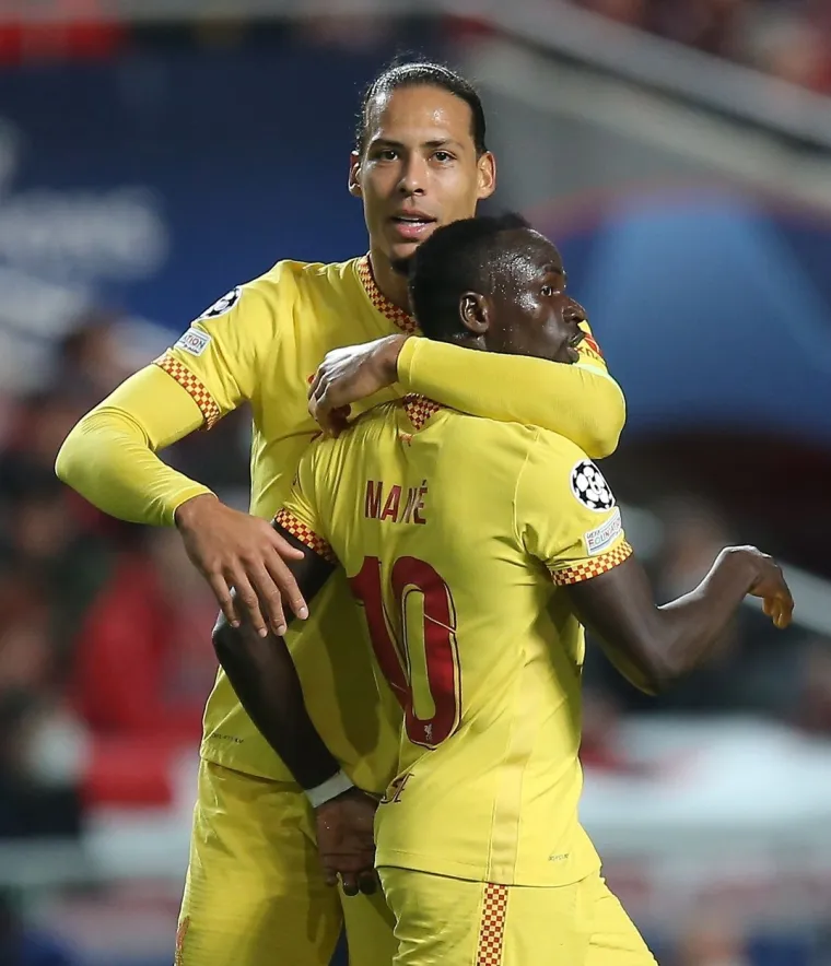 Brineta se pojavila ispred stadiona u Lisabonu. Svi su živi buljili u tajanstvenu ljepoticu