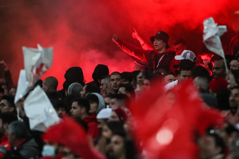 Brineta se pojavila ispred stadiona u Lisabonu. Svi su živi buljili u tajanstvenu ljepoticu