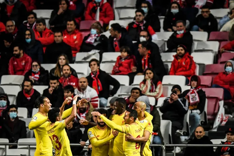 Brineta se pojavila ispred stadiona u Lisabonu. Svi su živi buljili u tajanstvenu ljepoticu