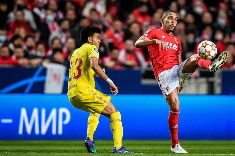 Brineta se pojavila ispred stadiona u Lisabonu. Svi su živi buljili u tajanstvenu ljepoticu