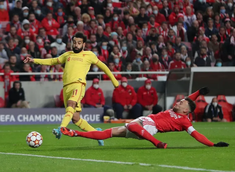 Brineta se pojavila ispred stadiona u Lisabonu. Svi su živi buljili u tajanstvenu ljepoticu