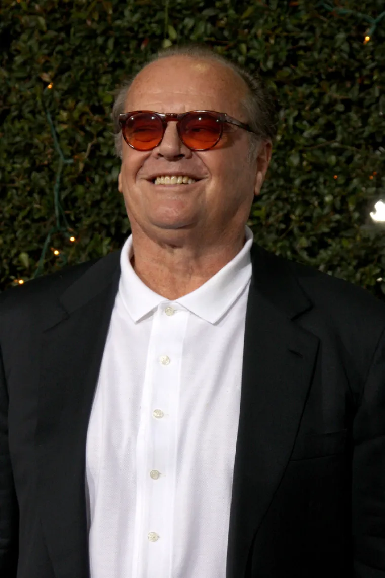 Proslavljeni glumac i ozloglašeni ženskaroš, Jack Nicholson tvrdio je da je spavao s preko 2000 žena, piše The Sun. Izjavio je da je spavao sa ženama svih zakonskih godina, dodajući: &quot;I njihovim majkama, i majkama njihovih majki.&quot;