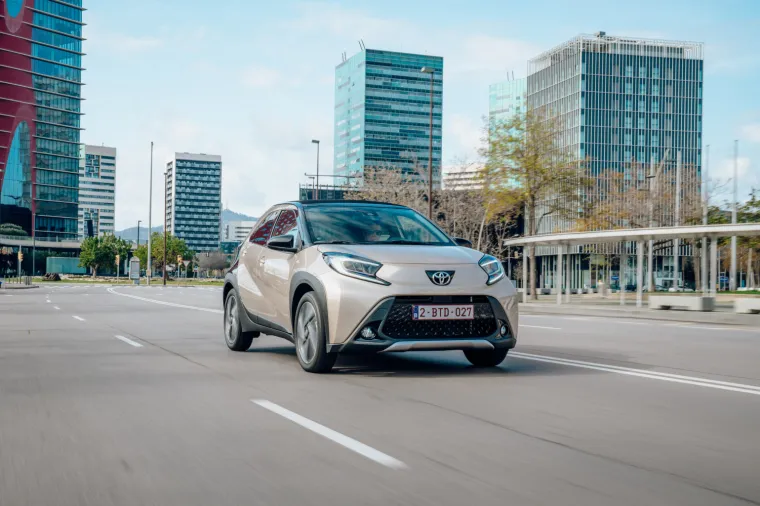 Aygo X pršti samopouzdanjem i suprotstavlja se normama. To je crossover, ali s odlikama kompaktnog gradskog automobila. 
