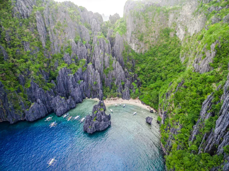 7. Palawan: Često citiran kao najzapanjujući otok na planeti, Palawan je vjerojatno najromantičnije mjesto koje Filipini mogu ponuditi. Bioraznolikost Palawana njegovo je bogatstvo s nevjerojatnom raznolikošću živih zvijeri koje dočaravaju živopisne slike koje su jedva uvjerljive.
