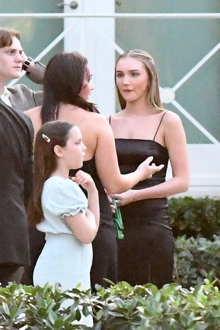 Kad se žene djeca milijardera: Poznati gosti stigli na rasko&scaron;no vjenčanje sina Davida i Victorie Beckham i Nicole Peltz