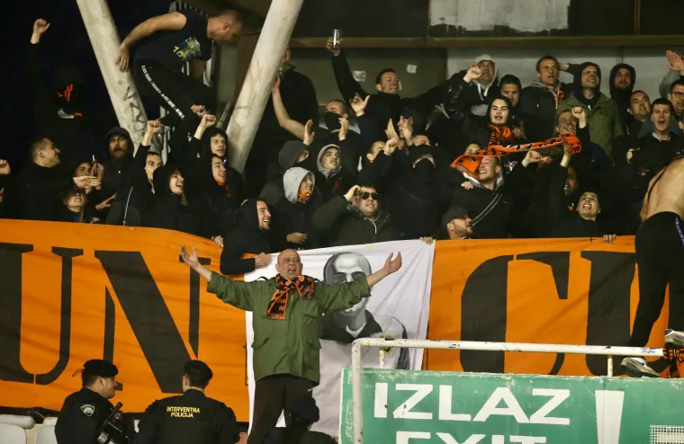 Hajduk u novim problemima, pogledajte &scaron;to su radili njihovi navijači tijekom utakmice sa &Scaron;ibenikom