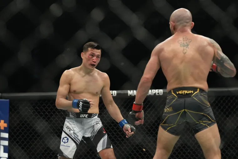 Korejski Zombi nije imao šanse: Volkanovski ga isprebijao, njegov kut je krpao, ali uzalud