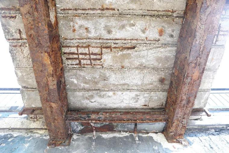 Sramota u centru Zagreba: Stube prohodne i otvorene, ali pogledajte u kakvom su katastrofalnom stanju...