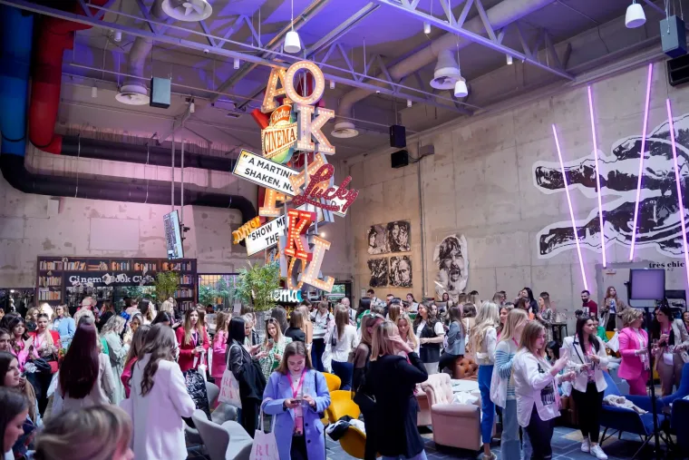 Pogledajte kako Maja &Scaron;uput izgleda bez &scaron;minke: Hrabro je skinula sve sa sebe, a bodrili su je Grubnić, Franka Batelić...