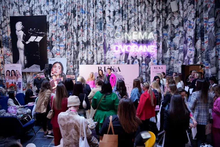 Pogledajte kako Maja &Scaron;uput izgleda bez &scaron;minke: Hrabro je skinula sve sa sebe, a bodrili su je Grubnić, Franka Batelić...