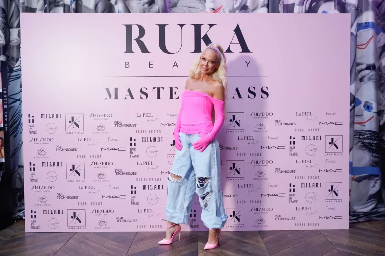 Pogledajte kako Maja &Scaron;uput izgleda bez &scaron;minke: Hrabro je skinula sve sa sebe, a bodrili su je Grubnić, Franka Batelić...