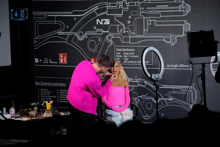 Pogledajte kako Maja &Scaron;uput izgleda bez &scaron;minke: Hrabro je skinula sve sa sebe, a bodrili su je Grubnić, Franka Batelić...