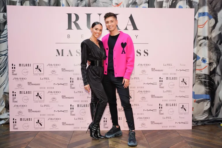 Pogledajte kako Maja &Scaron;uput izgleda bez &scaron;minke: Hrabro je skinula sve sa sebe, a bodrili su je Grubnić, Franka Batelić...