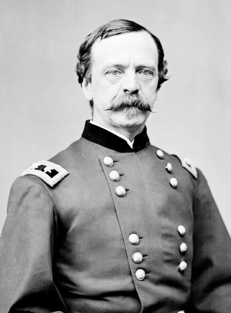 General Unije tijekom Američkog građanskog rata Dan Sickles maknuo je 10.000 ljudi s položaja. On je u bitci kod Gettysburga, navodno, odbio zapovjedi iz sebičnih razloga kako bi popravio svoj ugled, no pri tome je izgubio gotovo 40 posto svojih snaga.