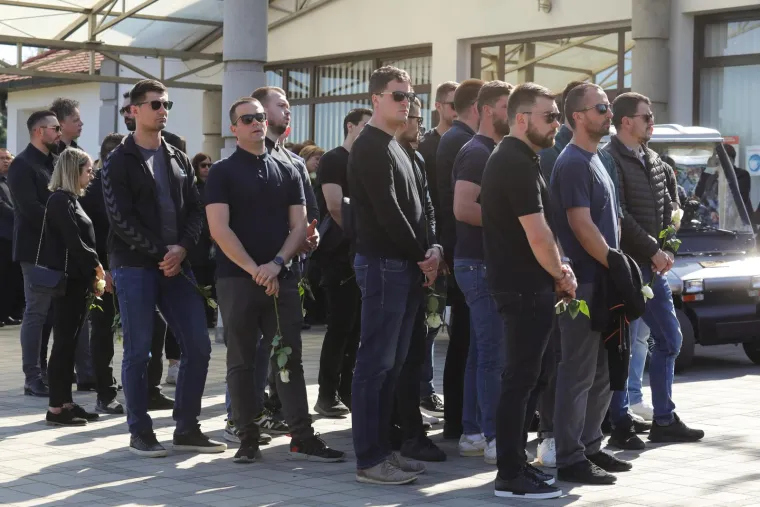 Neopisiva tuga i bol: Obitelj, prijatelji i poznanici zauvijek se oprostili od Denisa Tota