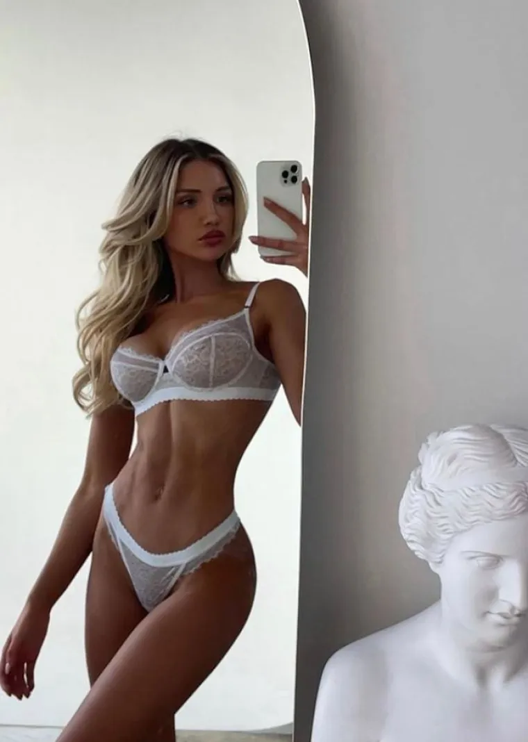 &quot;Nitko ne zna koliko će dugo društvene mreže postojati. Ljudi trebaju imati rezervne planove, pa počinjem ulagati u nekretnine i pokrećem liniju nakita. Možda se čak i vratim u školu jer me jako zanima psihologija. Ali, morate imati planove jer ovo nije do kraja mog života. To je bila sjajna odskočna daska za izgradnju budućnosti&quot;, kaže. 