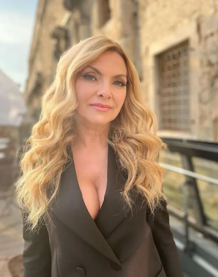 Nikada nije bila na estetskim operacijama: "Ja imam prema tome jedan specifičan stav, koji možda nije uobičajen ili popularan u dana&scaron;njem svijet &ndash; ne vidim razlog da se ljepotu u tome da žena izbri&scaron;e cijeli svoj život, da izbri&scaron;e svoje emocije, da izbri&scaron;e ono &scaron;to ona je", rekla je.