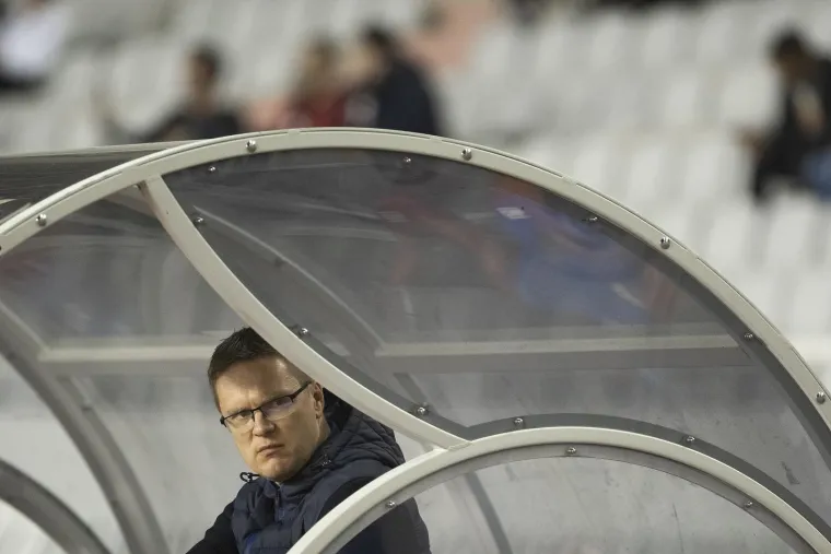 Valdas Dambrauskas sakrio se pod banderu. Prije utakmice s Goricom imao je problem