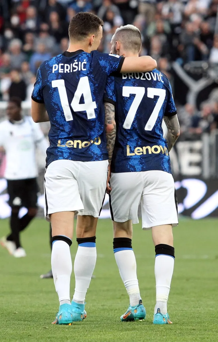 Slavni trener Intera stao pred mikrofone i otkrio: 'Molio sam jučer Brozovića na treningu samo jednu stvar'