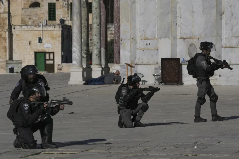 U sukobima kod džamije Al-Aksa ozlijeđeno 152 Palestinaca: 'Snage sigurnosti spremne su za bilo kakav scenarij'