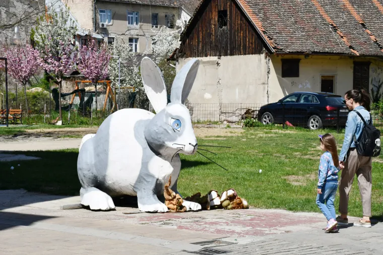Sretan Uskrs! Pogledajte kako su centar Siska za Uskrs pomogla ukrasiti djeca
