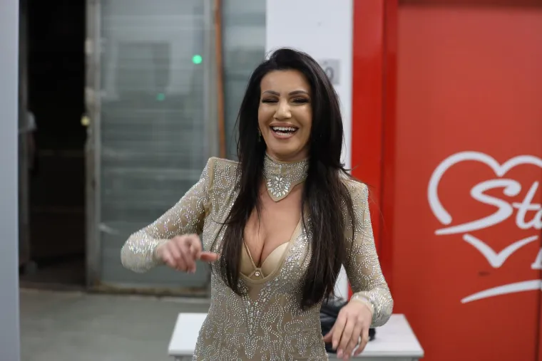 Dušica se rijetko pojavljuje u medijima, no jednom je prilikom za &quot;Puls Srbije&quot; izjavila da posjeduje kućne snimke seksa sa svojim bivšim dečkima, koje često pogleda, a dotakla se i Severinine snimke za koju je komentirala da bi i ona isto to napravila.